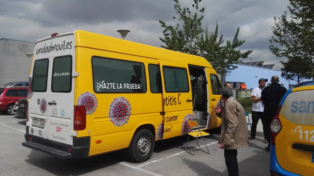 Unidad Móvil de Cribado desplegada durante una actividad comunitaria